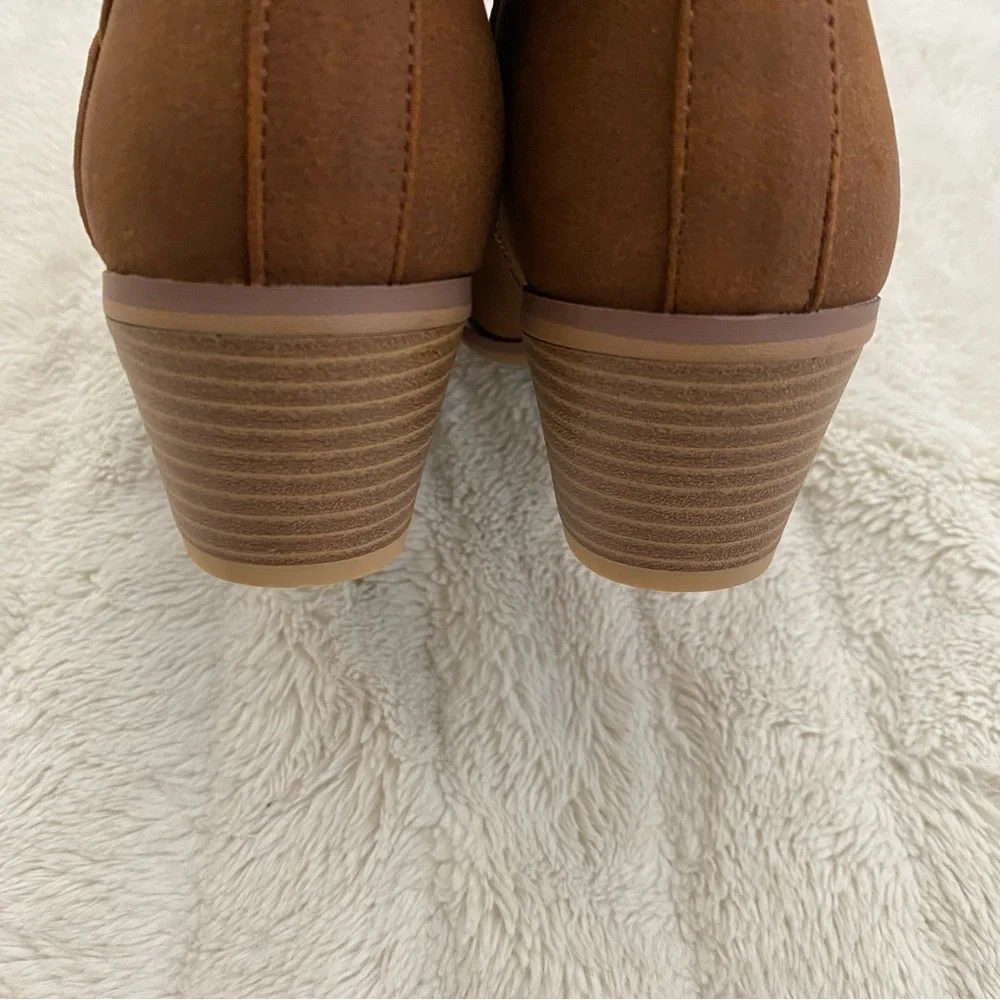 Maurices SuperCush Brown Tan Ankle Boots Booties w/ Buckle Accent Boho Size 7.5